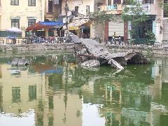 B52 wreckage Hanoi